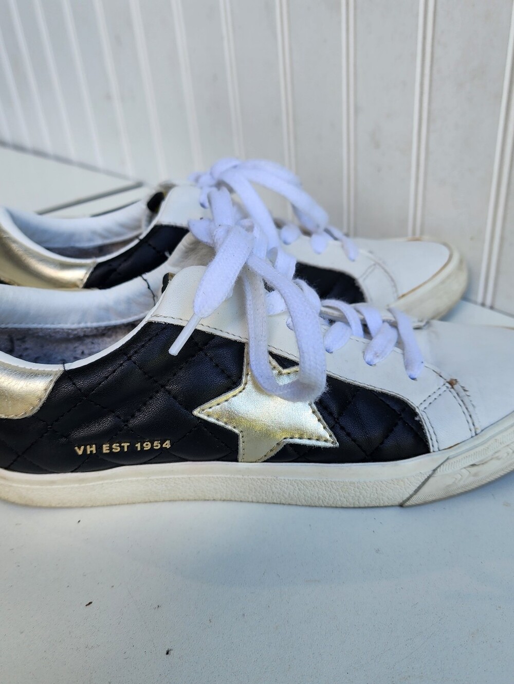 Vintage Havana Star Animal Print Lace Up Sneakers White Black Gold Sz 7.5